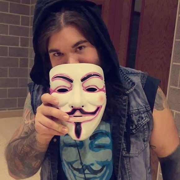 Meet your Posher, Julio - Picture 1 of 1